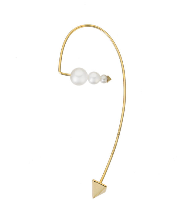 Yellow gold earring with natural pearls
