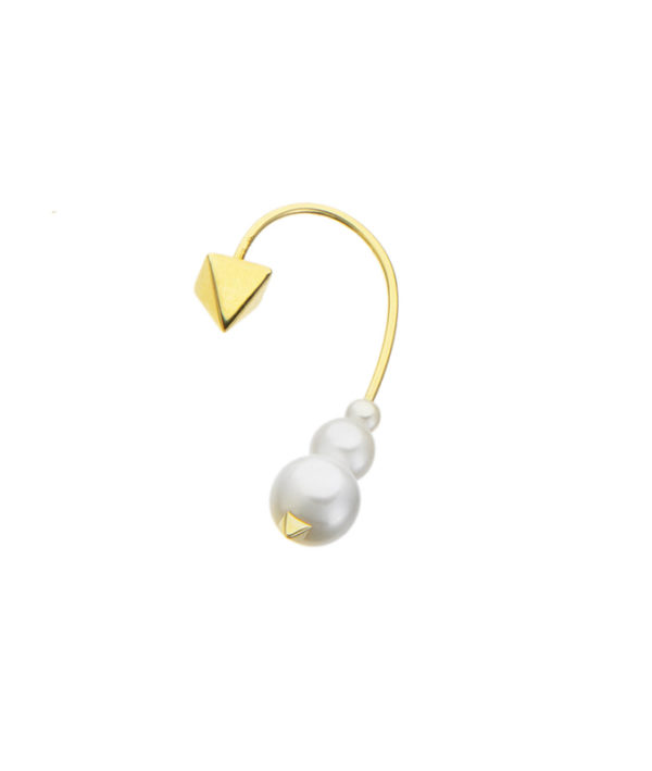 curve shaped small earring with natural pearls