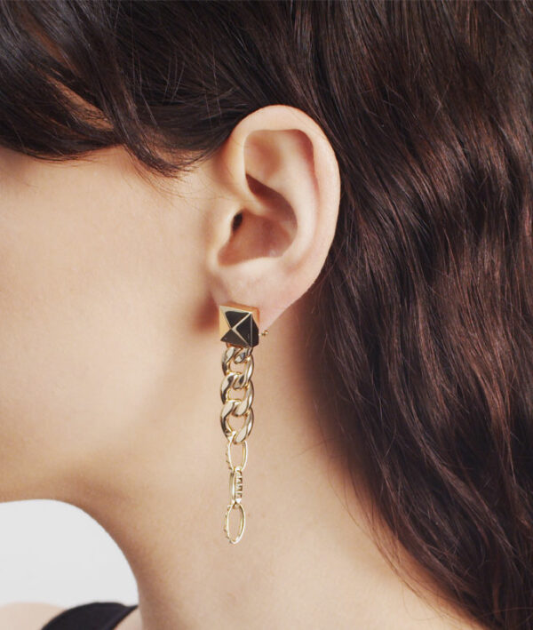 Single pendant earring