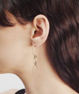 single pendant earring